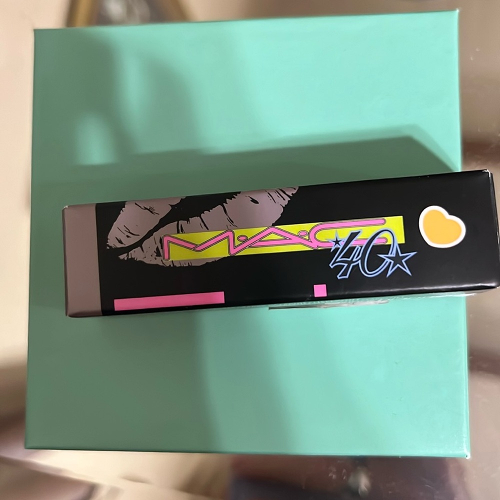HAKU MAC 40 year frosty lipstick 💄